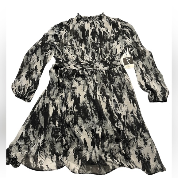 Simply Vera | NWT Black & White Snake Skin Patterned Dress - Size L - Picture 1 of 7